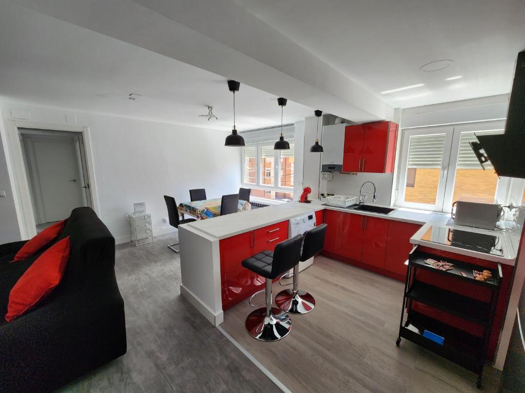 Salón y cocina del apartamento